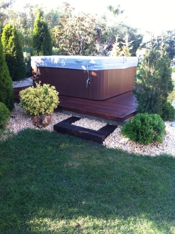 mantenimiento de jardines en Reus jardines con piscina